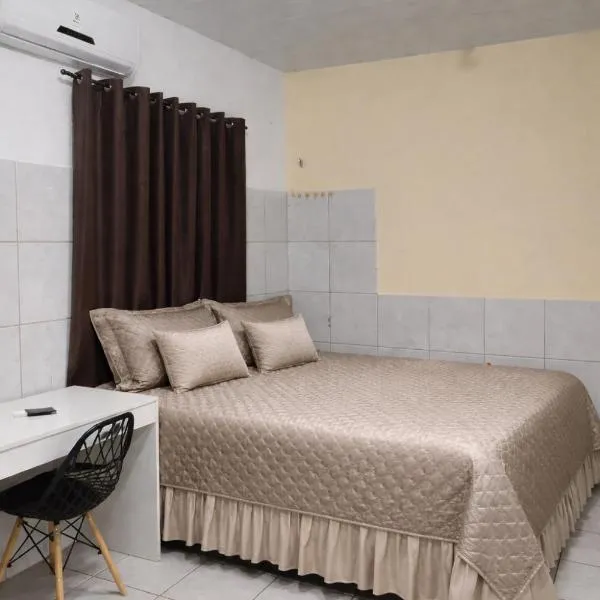 Quarto familia "até 4 pessoas" próximo ao aeroporto e rodoviaria، فندق في ساو لويس