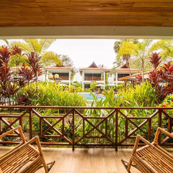 Bungalows Beachfront Hotel, hotel sa Punta Uva