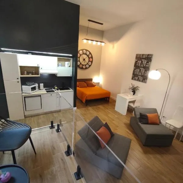 Loft 18A Roma - Casa con ingresso indipendente e parcheggio gratuito, hotel a Roma