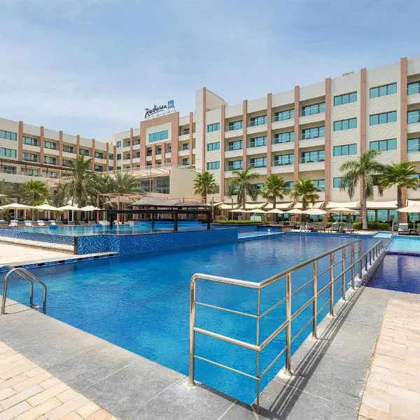 Radisson Blu Hotel & Resort, Sohar, hotel di Sohar