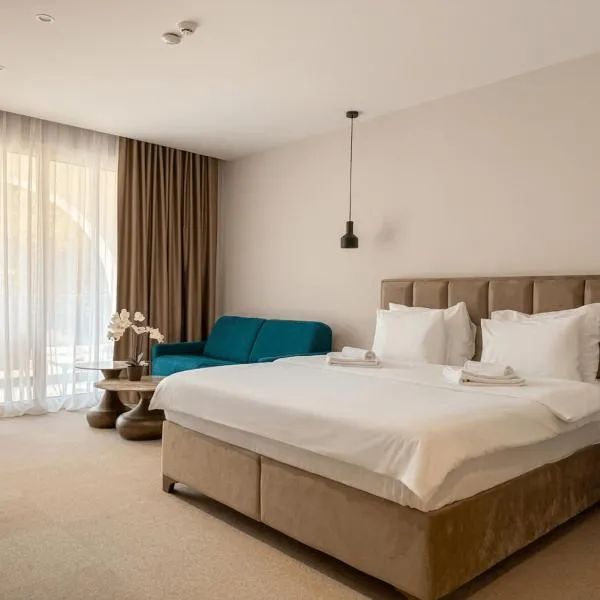 Hotel Riva, hotelli Budvassa