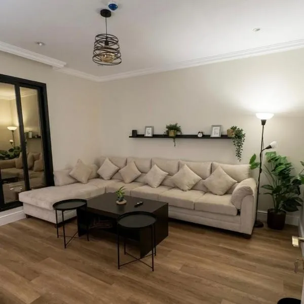 Luxury suite in Al Khobar Smart entry and privacy, hotel Dammámban