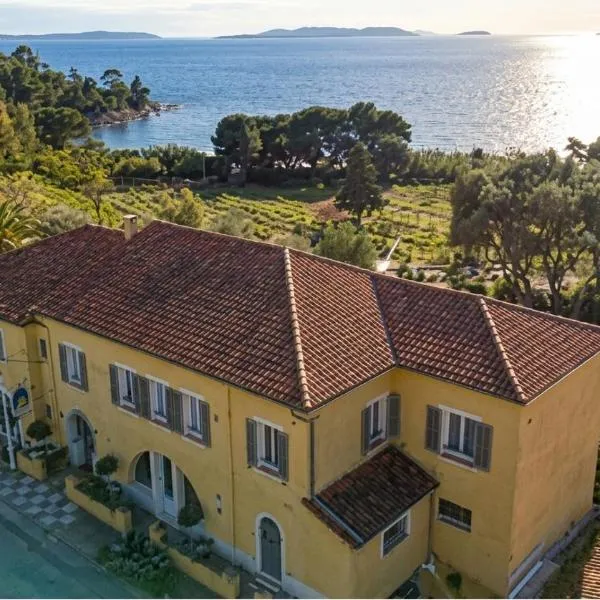 Hôtel de La Fossette, hotel sa Le Lavandou