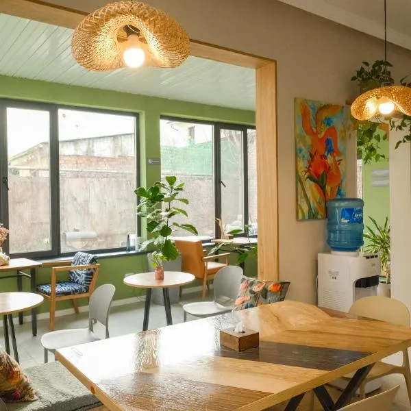 People Nest, hotel en Bishkek