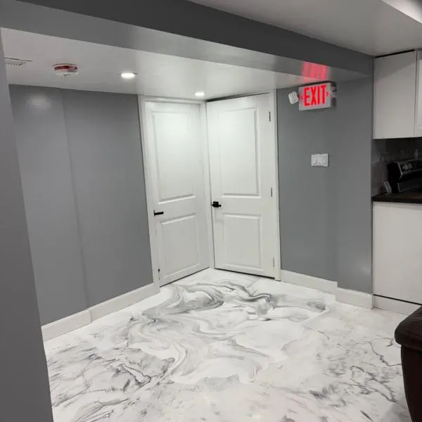 2 bedroom basement fully furnished newly renovated, hotel v mestu St. Catharines
