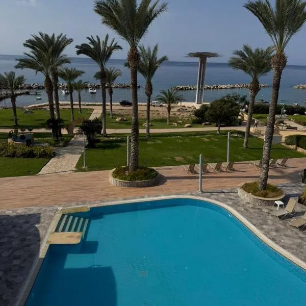 Casa Emma direkt am Meer und Beach, hotel in Chlorakas