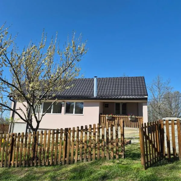 Happy Farm & Garden Retreat, hotel em Mionica