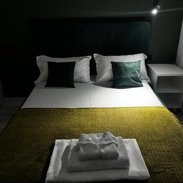 Qonys Hostel、アティラウのホテル