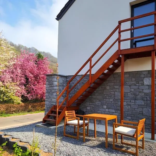 ZenArden - Ninglinspo Valley view Lodge, hotelli kohteessa Aywaille