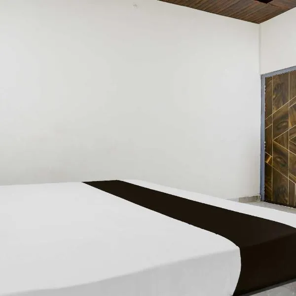 Super Hotel Aparna and Marriage Lawn: Balrāmpur şehrinde bir otel