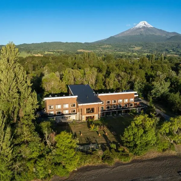 Cascadas Hotel, hotel i Puerto Octay