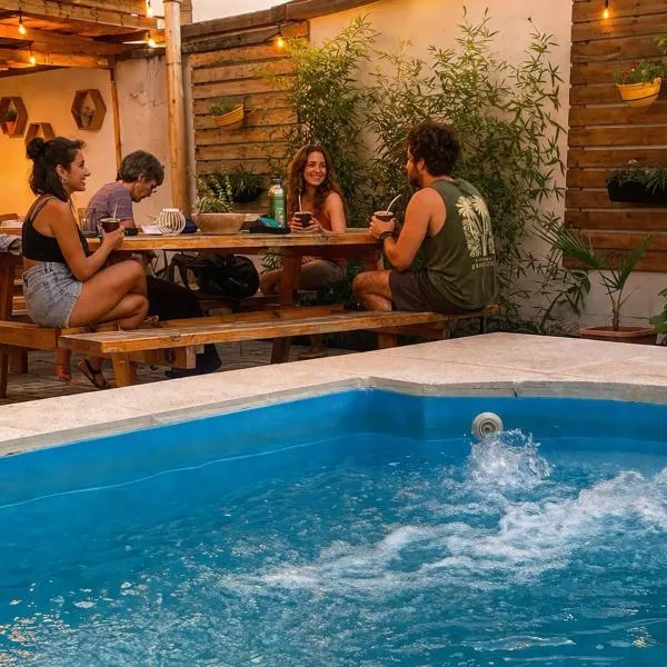 Mora Hostel, hótel í Mendoza