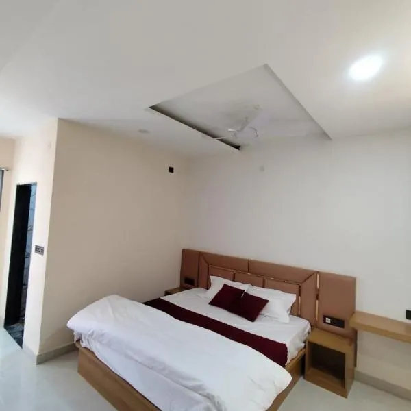 Hotel Mahadev inn, hotel di Parpatia