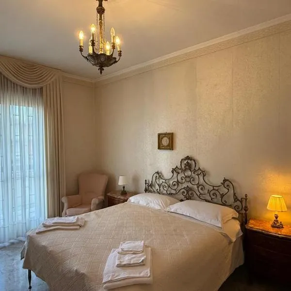 Casa di Pietrina - Large Apartment, hotel u Napulju