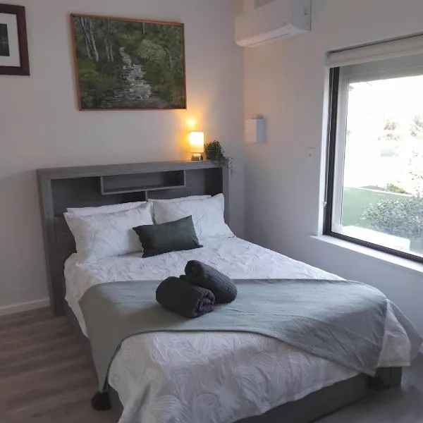 Kardinya Suites, hotel in Bibra Lake Station