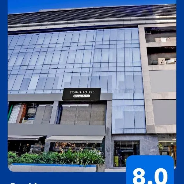 Super Townhouse PBG Mall Vashi, hotel in Turambhe