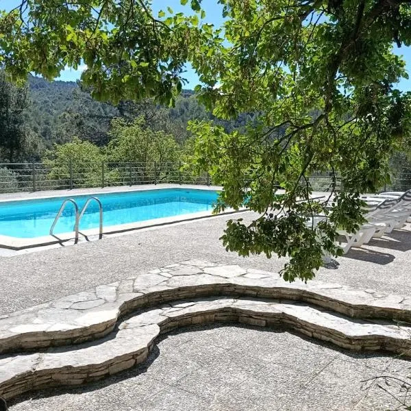Bosquet de l'Auró, hotel em Argençola