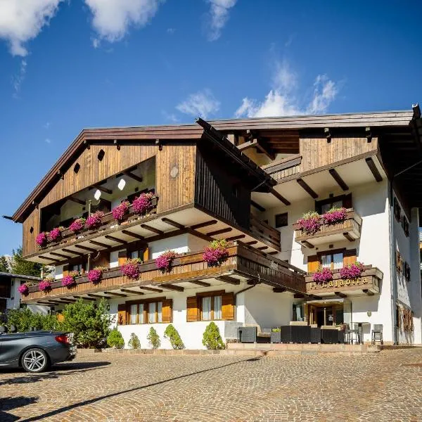 Hotel Lajadira & Spa: Cortina dʼAmpezzo şehrinde bir otel