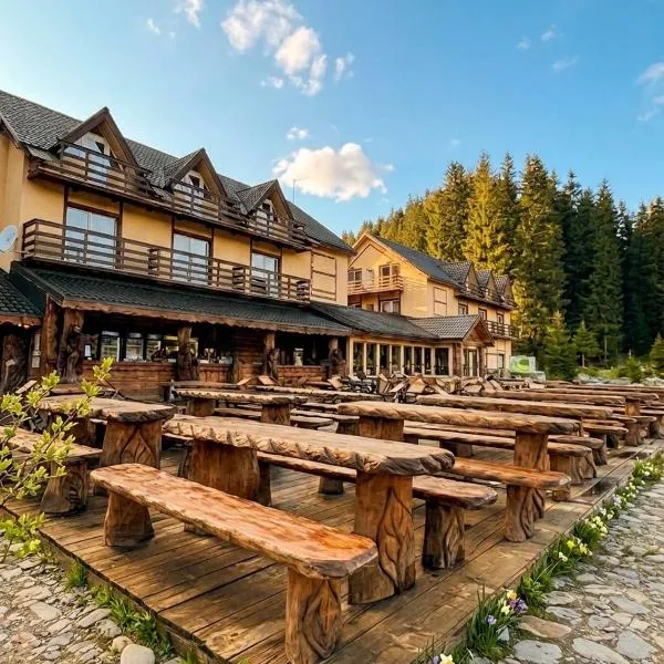 POARTA PADINA, statiunea Pestera-Padina, Bucegi, отель в городе Мороэни