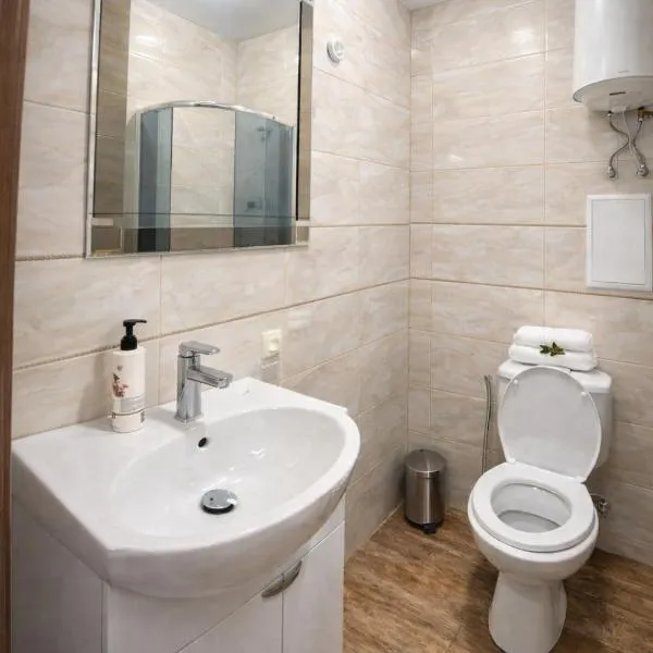Двокімнатні апартаменти ЖК Щасливий Запорізьке шосе 30, hotel sa Dnipro