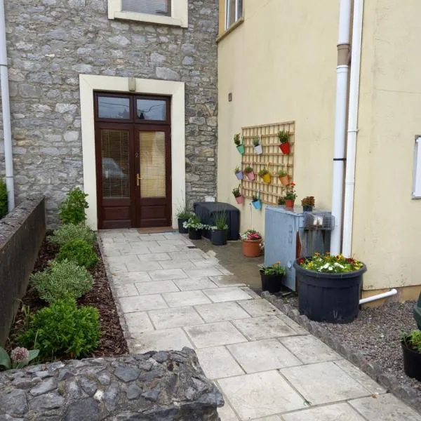 Townhouse, hotell sihtkohas Castleisland