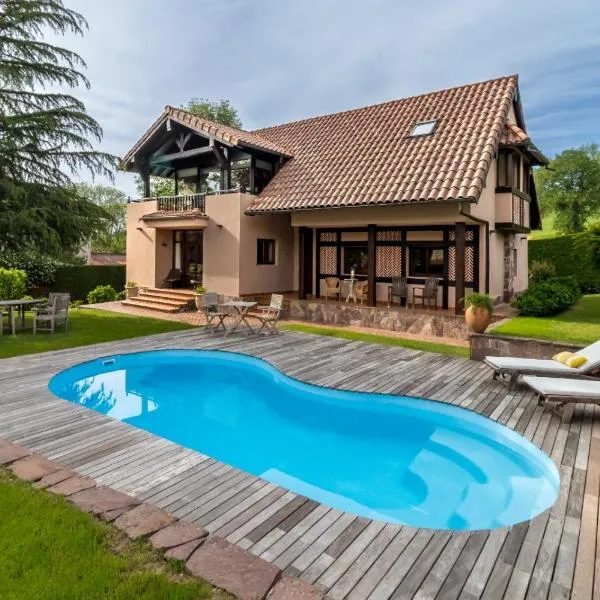 Casa Velasco, hotel di Esles