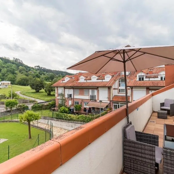 Fabuloso apartamento con piscina, hotelli kohteessa Vargas
