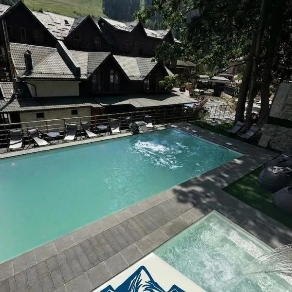 BLUE mountain, hótel í Bukovel