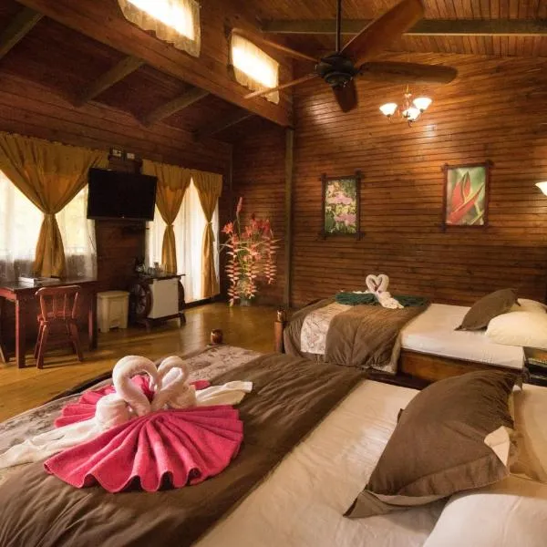 Blue River Resort & Hot Springs, отель в Либерии