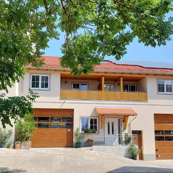 Ferienhaus Heerlichkeit, готель у місті Леффінген