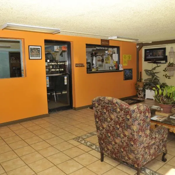 Viesnīca HWY Express Inn & Suites pilsētā Stilvotera