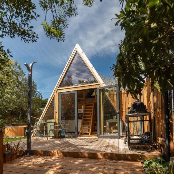 Tipi Lodge Glamp Marguerite, hotel in Le Boulou