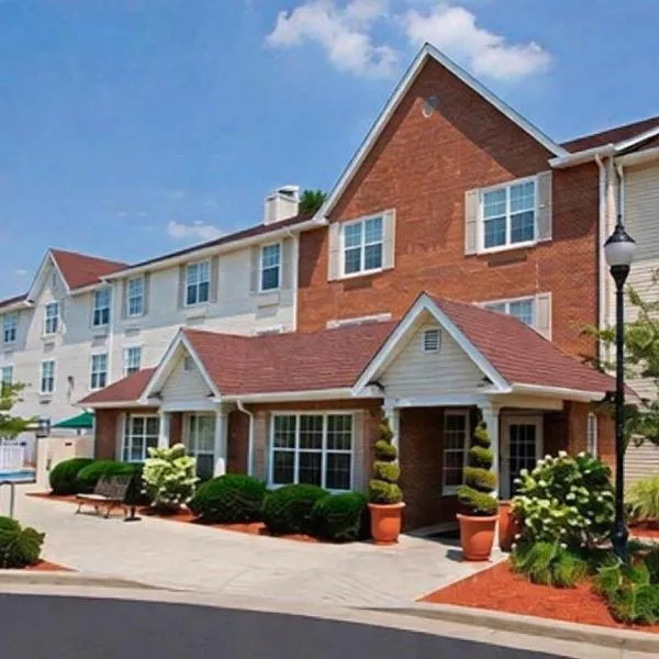 MainStay Suites Bloomington near University, hotel v mestu Bloomington