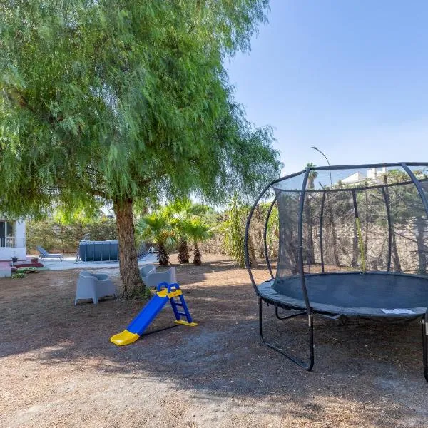 Villa Tosca dell'Angelo con piscina, hotell i Comiso