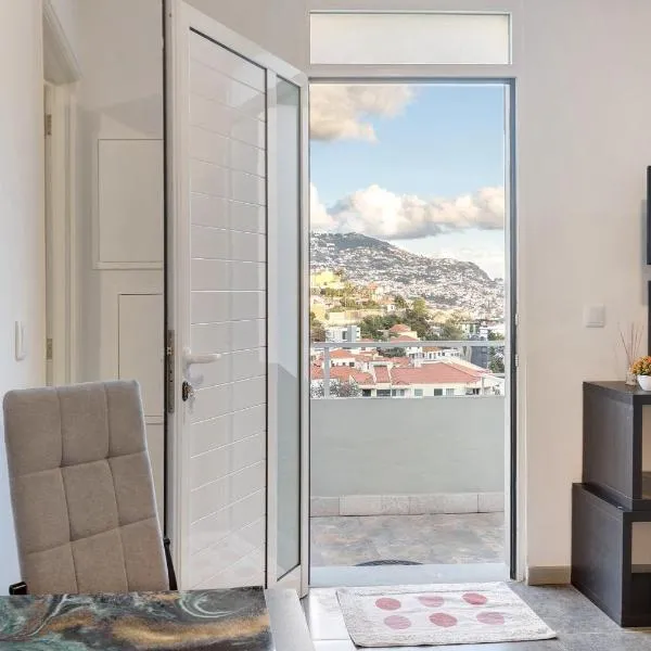 Funchal House, מלון בפונשל