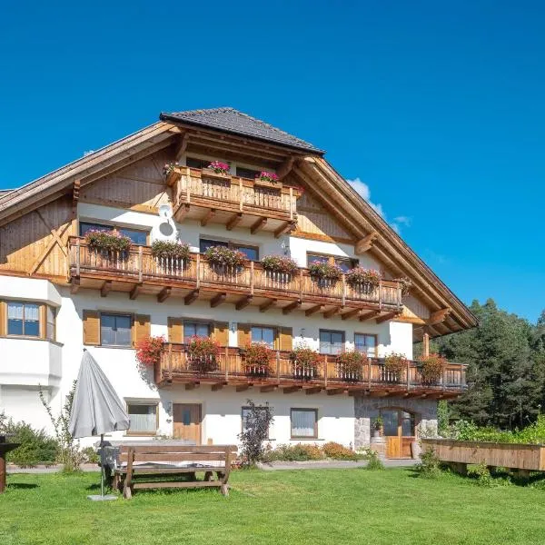 Kardinerhof, hotel u gradu 'Collalbo'
