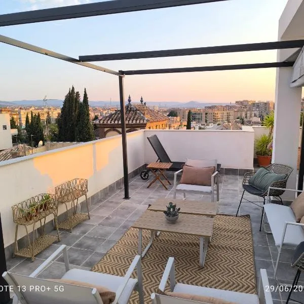 Casa con jardín, aparcamiento, готель у Гранаді