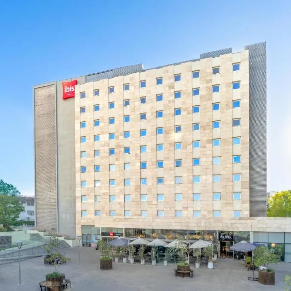 ibis Santiago Las Condes, hotel in Santiago