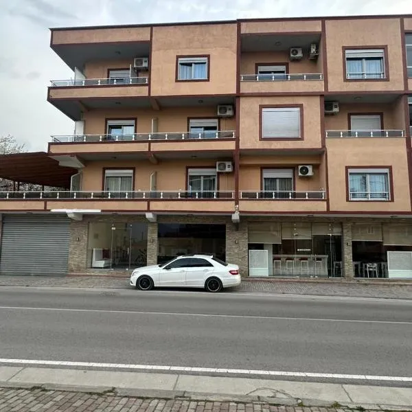 Hotel Yjet, viešbutis mieste Pogradecis