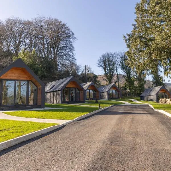 Narrow Water Lodges, хотел в Cornamucklagh