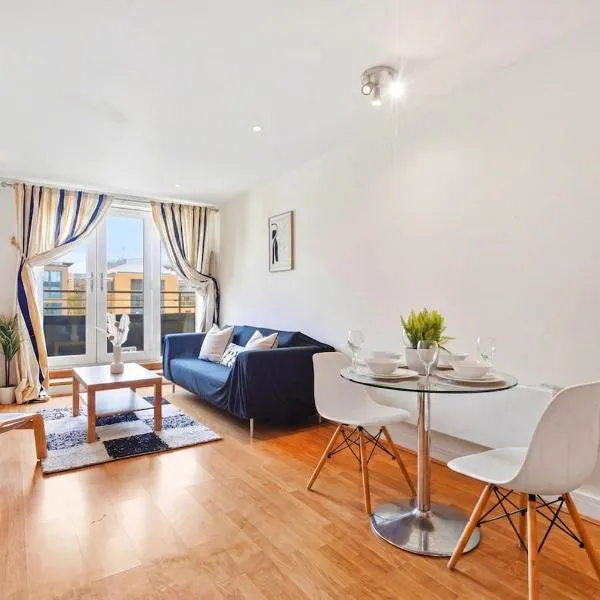 Stylish City Living with free 2-Bay Secure parking, hotel v Birminghamu
