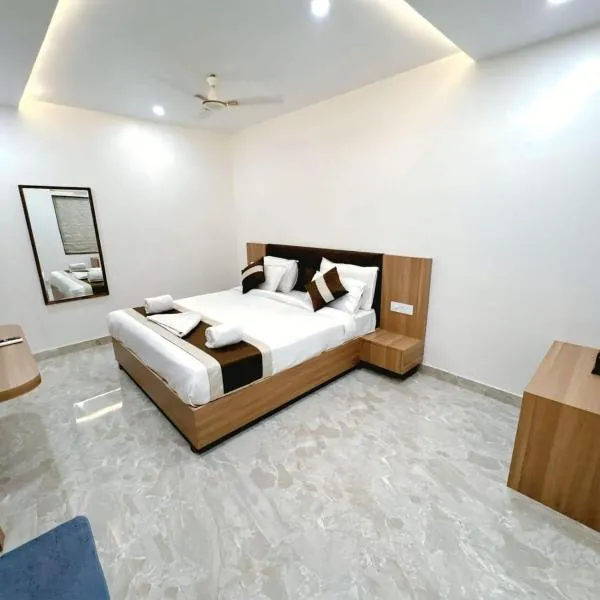 Hotel N K International - Near Govindpuri Metro Station, hotel di New Delhi