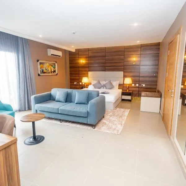 Diamond Den Hotel and Suites, hotel v Warriju