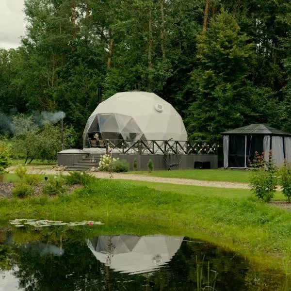 Līgo glamping, hotel di Stacija Meitene