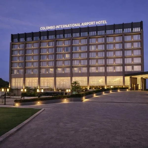 Colombo International Airport Hotel، فندق في كاتوناياكى