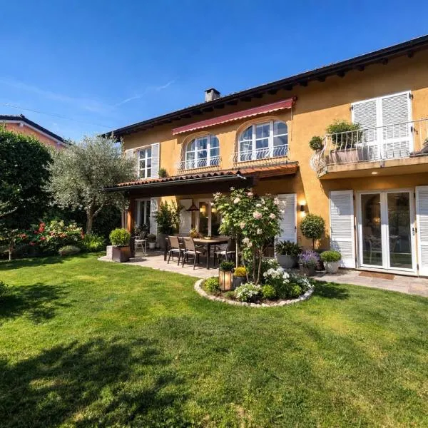 GOLDEN HILL - Elegant bright and spacious rooms with garden and shared kitchen, hotel di Collina d'Oro