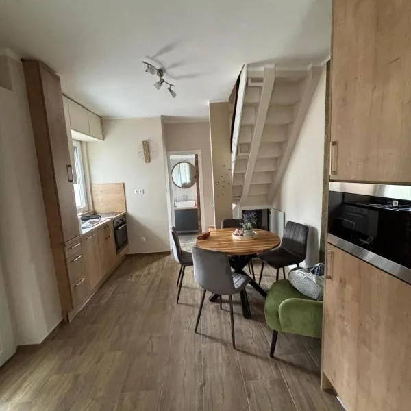 JanBar Apartman, מלון בבוק