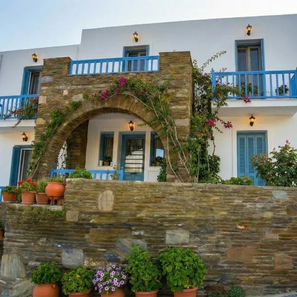 Andros Guesthouses, hotel em Andros
