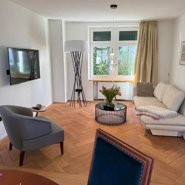 Haus Enisa, hotel in Horgen