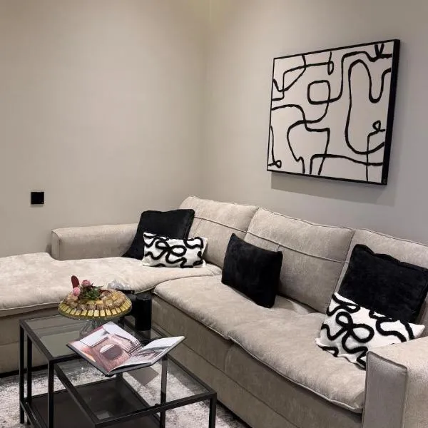 غرفتين وصالة في حي السلامة, hotel en Yeda